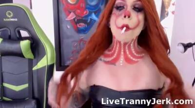 For - Pennywise Duo tranny tug and suck for Halloween special - pornoxo.com